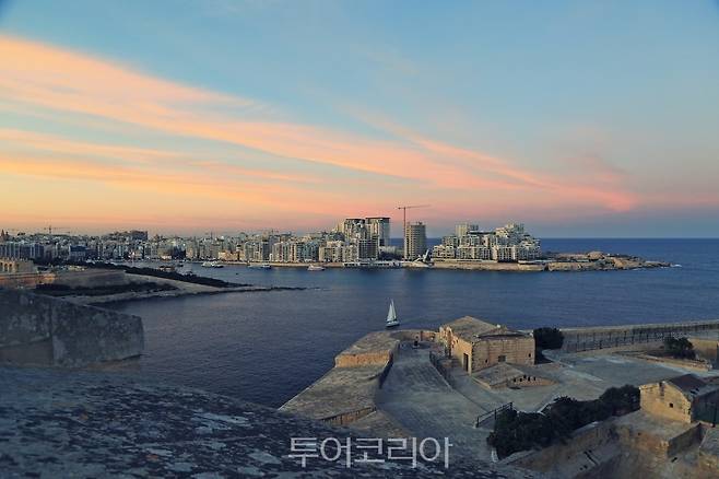 발레타에서 바라본 슬리마 (사진. 김관수)