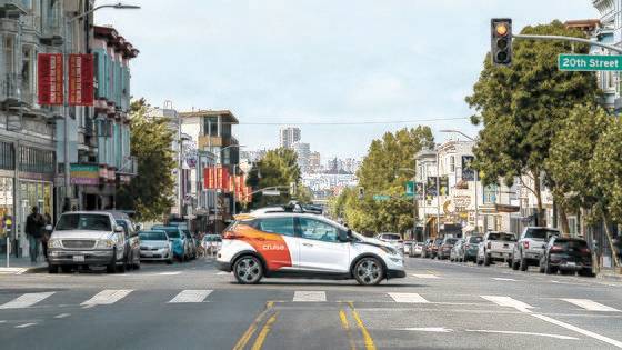 샌프란시스코에서 24시간 무인 자율주행 서비스를 시작한 GM의 크르주. 사진 GM