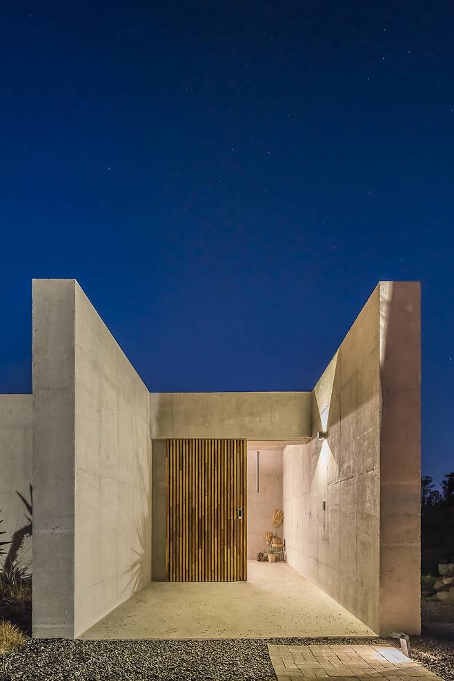 제주도 독채 '나지요네'. [모어레스 건축사사무소]