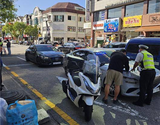 대전 경찰이 지난 5일 불법 이륜차 단속에 나섰다. 사진=대전경찰청 제공