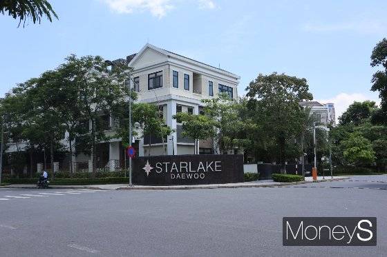 대우건설이 베트남 하노이에 조성한 '하노이 스타레이크시티' 한국형 신도시 건설사업으로 알려졌다. 여의도 3분의 2 면적인 약 186만6000㎡ 대지에 아파트와 교육·행정기관을 아우르는 복합 신도시를 조성한다. /사진=신유진 기자