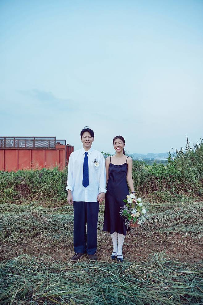 Girls Day Sojin becomes an out-of-stock girl.On the 6th, Sojins agency, Eye Company, and Movings agency, 51K, shared the news of Sojin and Movings marriage at the same time.They said that the two people became a precious companion of each other and became a hundred years old. The marriage ceremony of the two people who have accumulated a lot of trust through the long meeting will be held privately in November with their families, relatives and close acquaintances. He said.In addition, I would like to ask for warm support and blessings in the future of the two people, and I would like to say hello to the Moving actor who will start a new journey together with a precious kite.Sojins husband, Moving, was born in 1983 and is three years old. He made his debut as an ensemble of musical  ⁇  Greek  ⁇  in 2008 and is actively involved in theater and musical.Drama  ⁇  Eves love  ⁇   ⁇   ⁇   ⁇   ⁇   ⁇   ⁇   ⁇   ⁇   ⁇   ⁇   ⁇   ⁇   ⁇   ⁇   ⁇   ⁇   ⁇   ⁇   ⁇   ⁇   ⁇   ⁇   ⁇   ⁇   ⁇   ⁇   ⁇   ⁇   ⁇   ⁇   ⁇   ⁇   ⁇   ⁇   ⁇   ⁇   ⁇   ⁇   ⁇   ⁇   ⁇   ⁇   ⁇   ⁇   ⁇   ⁇   ⁇   ⁇  1995Sojin and I appeared together in the drama  ⁇  Monster Mansion: The Original  ⁇  in 2021.