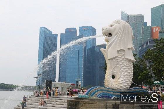 싱가포르의 랜드마크로 불리는 멀라이언(Merlion) 동상./싱가포르=정영희 기자