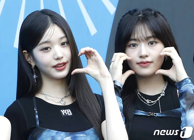 그룹 아이브 안유진과 장원영(왼쪽) ⓒ News1