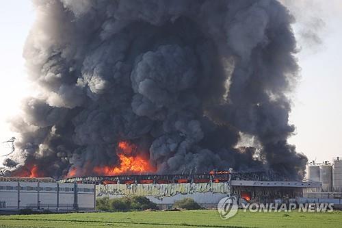 하마스의 공격을 받은 이스라엘 남부의 한 건물 (EPA=연합뉴스)