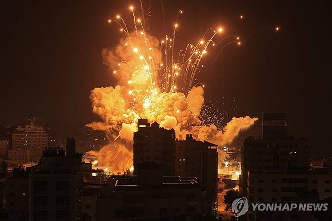 이스라엘·가자 사망자 1천명 넘어…음악축제장서 시신 260구