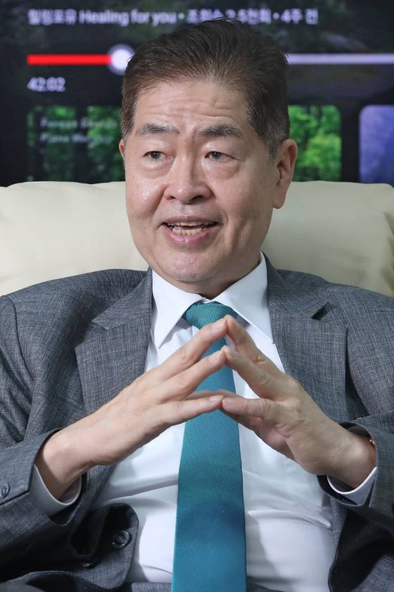 Younghoon David Kim, chairman of Daesung Group, speaks during an interview with the Korea JoongAng Daily on Sept. 27. [PARK SANG-MOON]