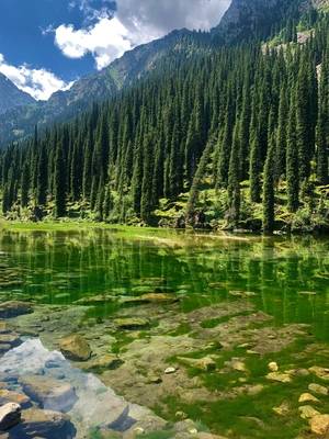 트레킹 초반 카라콜 계곡의 아름다운 풍경