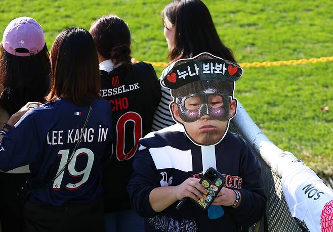 ▲ 팬 앞에서 훈련하는 축구대표팀. ⓒ연합뉴스