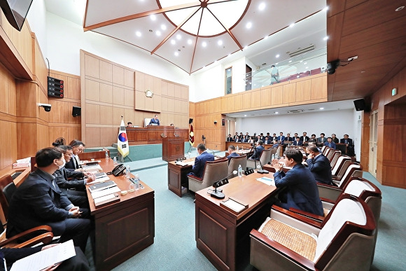 부안군의회 제344회 임시회 제1차 본회의  [사진=부안군의회 ]