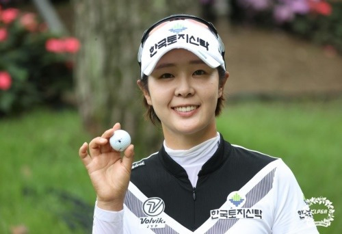 올시즌 KLPGA투어에서 파3 홀 평균타수 1위에 올라 있는 박지영. [사진=KLPGA]