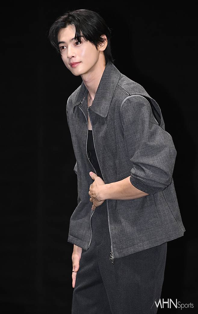 차은우 '왕자님 인사'