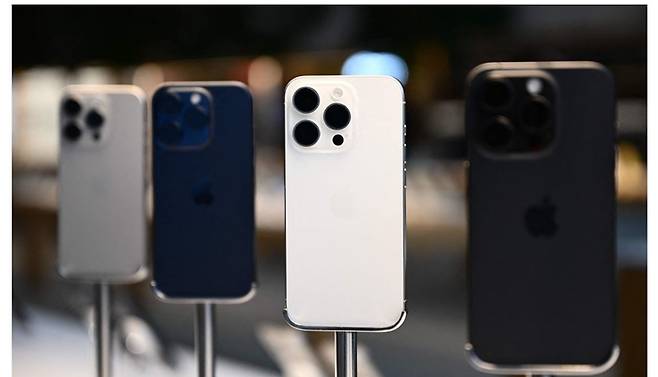 아이폰15 프로 및 프로 맥스. AFP 연합뉴스 자료사진