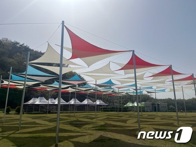 전남 화순군이 20일 개막하는 '2023 화순 고인돌 가을꽃 축제' 현장에 반려동물 놀이터인 펫존을 운영한다. ⓒ News1