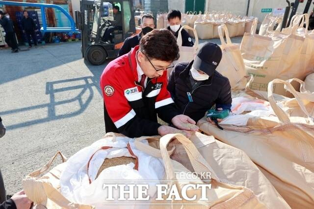 전남 보성군은 10일 득량면을 시작으로 각 읍면별 공공비축 미곡 산물벼 매입을 시작했으며, 포대벼는 오는 11월 1일부터 매입을 시작한다고 13일 밝혔다./보성군