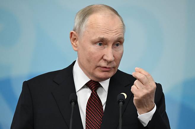 키르기스스탄 비슈케크에서 열린 독립국가연합(CIS) 정상회의에서 발언하고 있는 푸틴 러시아 대통령. /타스 연합뉴스