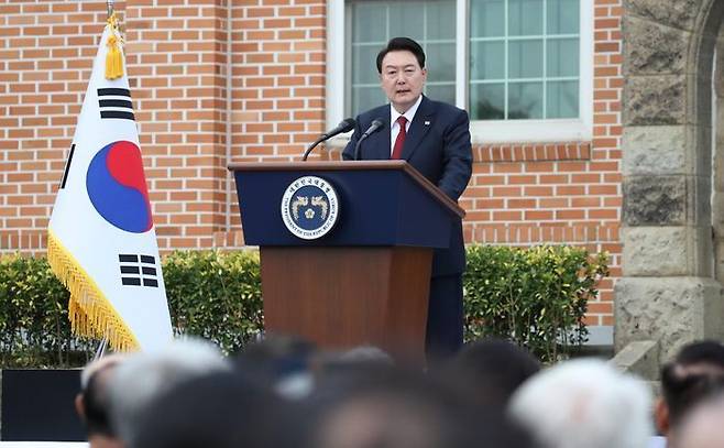 윤석열 대통령이 13일 전남 목포 공생원에서 열린 공생복지재단 설립 95주년 기념식에서 축사하고 있다. ⓒ뉴시스