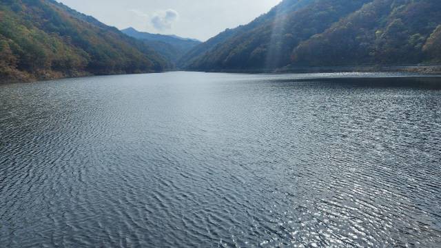▲ 13일 양구군 동면 비아리 산1번지 일원 비아댐이 ‘만수위’를 기록하고 있다.