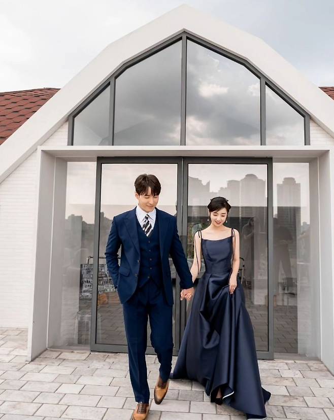 왼쪽부터 심형탁, 히라이 사야 /  심형탁 소셜미디어