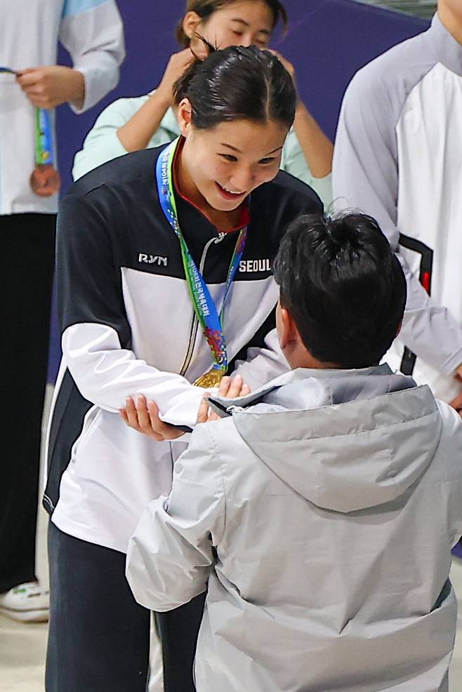 자유형 50m 한국신기록 세운 허연경<저작권자(c) 연합뉴스, 무단 전재-재배포 금지>