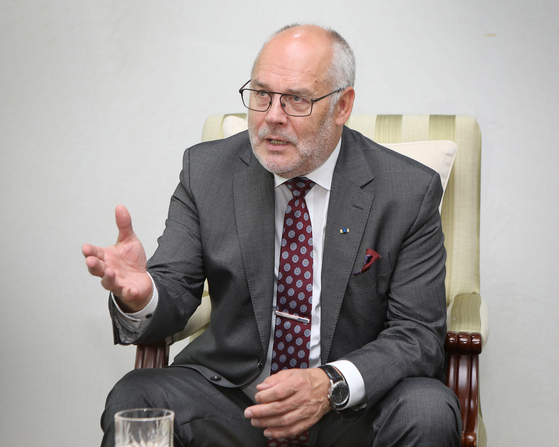 Estonian President Alar Karis speaks with the Korea JoongAng Daily and the JoongAng Ilbo at Sungkyunkwan University in Seoul on Friday. [PARK SANG-MOON]