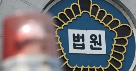 부산지법 형사5부는 부동산 임대업체에서 8억 8000여만원을 빼돌린 A씨에게 징역 3년을 선고했다고 15일 밝혔다.