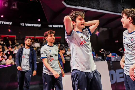 Swiss-owned Esports organization Team BDS defeats PSG Talon 3-2 to advance out of the Play-In stage on Sunday in central Seoul. [RIOT GAMES]