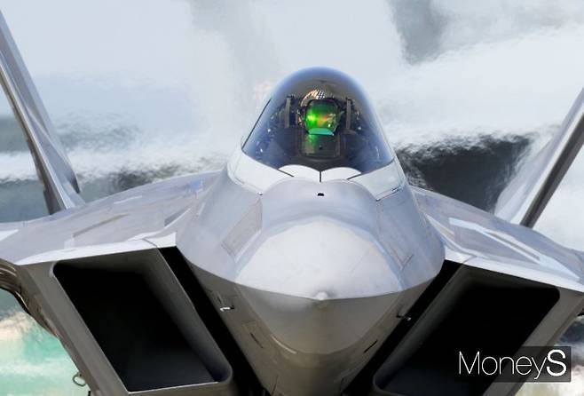 ▲ 위풍당당 美 F-22 전투기 아우라