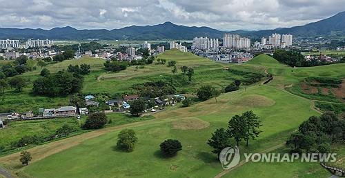 유네스코 세계유산, 함안 말이산 고분군 [연합뉴스 자료사진]