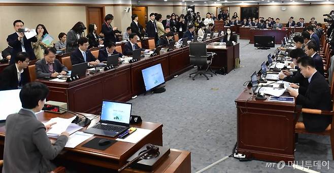 국회 정무위원회가 17일 서울 여의도 금감원 본원에서 국정감사를 진행하고 있다. /사진=머니S.