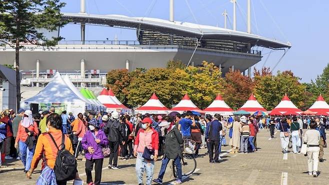 제15회 마포나루 새우젓축제 새우젓 판매현장 [마포구청 제공. 재판매 및 DB 금지]