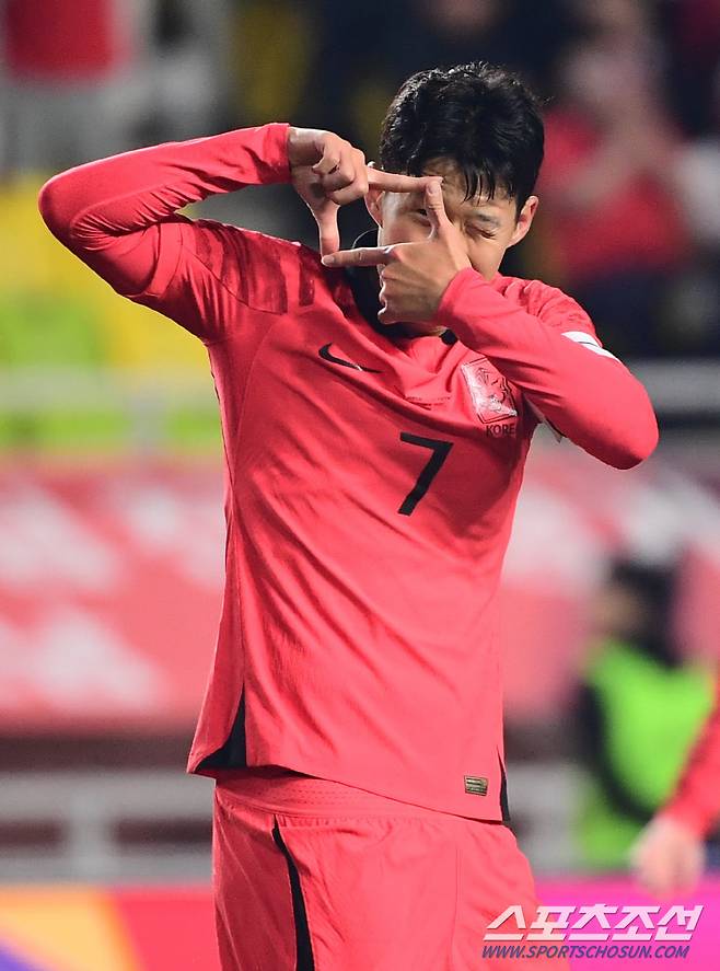 17일 수원월드컵경기장에서 열린 축구 국가대표팀과 베트남의 친선전, 손흥민이 네번째 골을 성공시키고 있다. 수원=최문영 기자deer@sportschosun.com /2023.10.17/