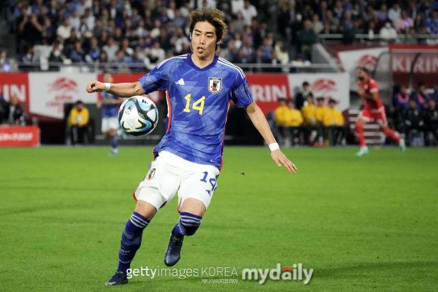 17일 일본 고베시 노에비아 스타디움 고베에서 열린 튀니지와 친선경기에서 일본 공격수 이토 준야가 패스하고 있다. /게티이미지코리아