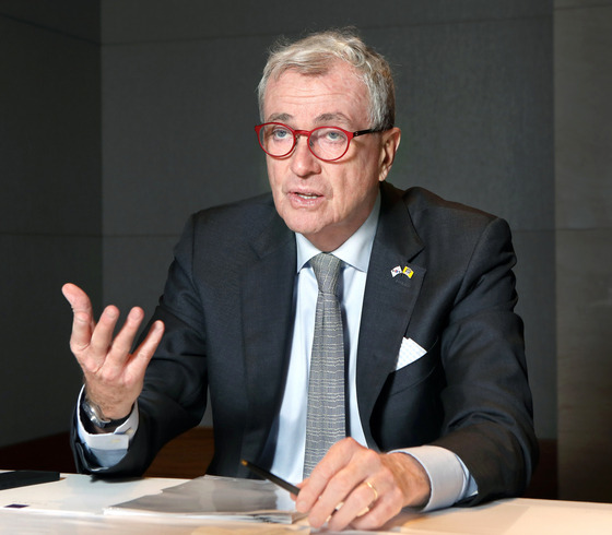 New Jersey Governor Phil Murphy speaks during an interview with the Korea JoongAng Daily on Wednesday at the Conrad Hotel in western Seoul. [PARK SANG-MOON]