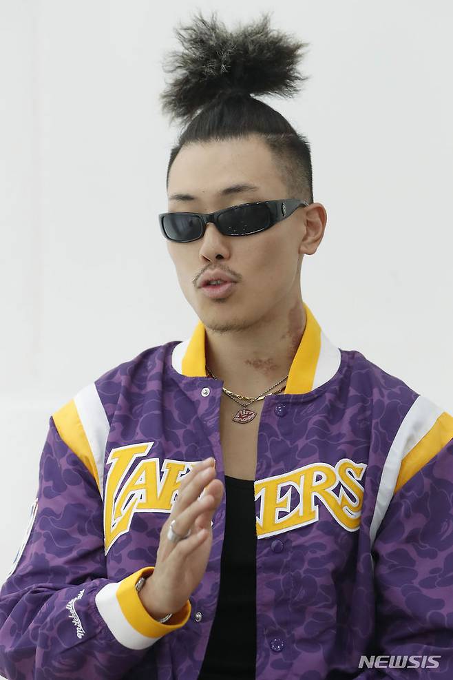 [서울=뉴시스] 최동준 기자 = 크리에이터 김모이 씨가 26일 서울 강서구 한 스튜디오에서 뉴시스와 인터뷰를 하고 있다. 2023.09.26. photocdj@newsis.com