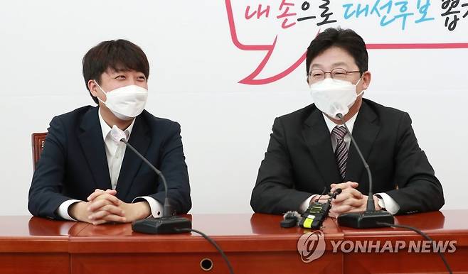 이준석 전 대표와 유승민 전 의원 [연합뉴스 자료사진]
