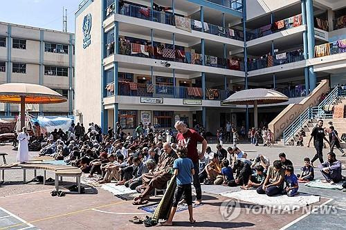 유엔 팔레스타인 난민구호기구(UNRWA)의 가자지구 내 피란민 보호시설 [AFP 연합뉴스 자료 사진. 재판매 및 DB 금지]