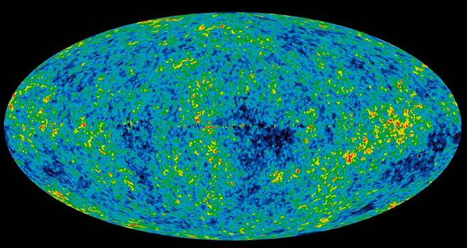우주배경복사 이미지. 파란색일수록 온도가 낮고 붉은색일수록 온도가 높다. 이러한 차이는 초기우주의 밀도가 균일하지 않다는 것을 의미한다. NASA