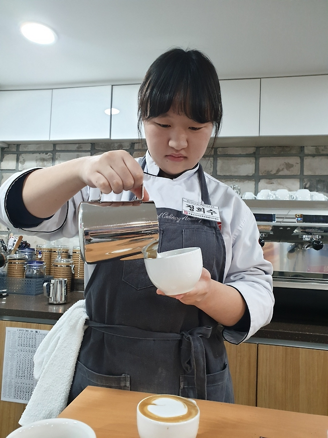 바리스타로 일했던 기증자 정희수 씨(23). [사진 제공 = 한국장기조직기증원]