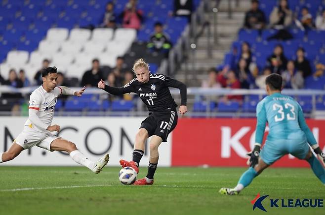 ▲ 루빅손의 날카로운 슈팅 ⓒ한국프로축구연맹