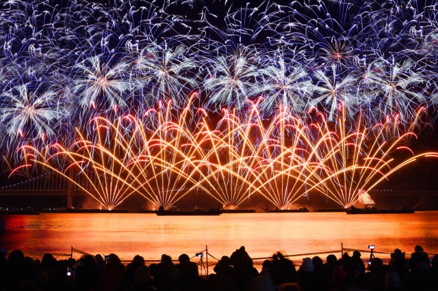 지난해 12월17일 개최한 제17회 부산불꽃축제 모습. 부산시 제공