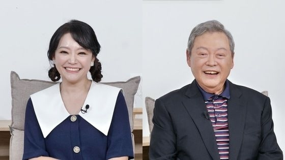 왼쪽부터 뮤지컬 배우 김소현, 신장내과 교수 김성권. (KBS2 옥탑방의 문제아들 캡처)