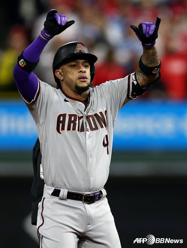 애리조나의 케텔 마르케가 7회초 우전 2루타를 때려내고 세리머니를 하고 있다. /AFPBBNews=뉴스1