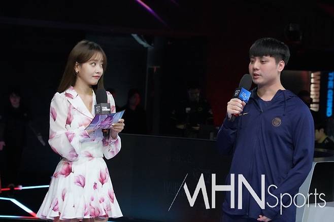 ⓒMHN스포츠 이솔 기자, 함예진 아나운서-PSG 탈론 미드라이너 '메이플' 황이탕