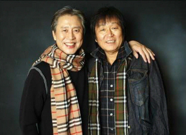 어니언스는 원래 혼성 트리오로 출발했다가 윤혜영이 떠난 뒤 임창제 이스영의 듀오로 전환했다. 어니언스는 70년대 이후 포크 듀오의 전성시대를 불러온 주역으로 꼽힌다. /온라인커뮤니티