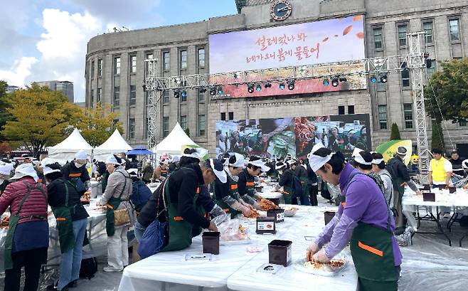 지난 23일부터 3일간 서울시청 앞 잔디광장에서 개최한 2023 전라남도 직거래장터 큰잔치가 성황리에 마무리됐다. 전라남도 제공