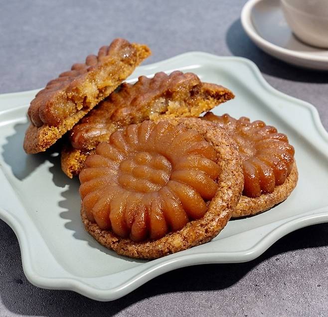 CU가 지난 3월 출시한 '이웃집 통통이 약과 쿠키'./ BGF리테일 제공