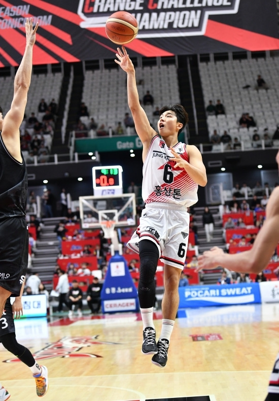 안양 정관장의 늪 농구에 수원 kt가 무너졌다. 사진=KBL 제공