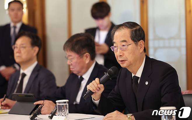 한덕수 국무총리가 29일 서울 종로구 총리공관에서 열린 고위당정협의회에서 모두 발언을 하고 있다. (공동취재) 2023.10.29/뉴스1 ⓒ News1 유승관 기자