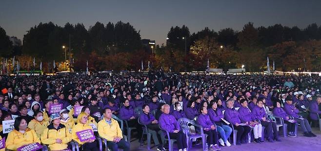 29일 오후 서울 중구 서울광장에서 이태원 참사 1주기 시민추모대회가 열리고 있다. 김봉규 선임기자